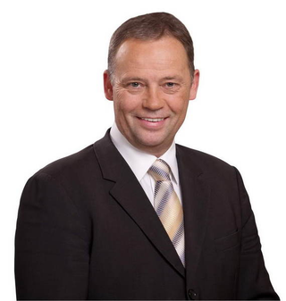 Illustration for article titled Tippeljünk együtt: ki lesz Orbán új liblingje a Házban Schiffer András után?